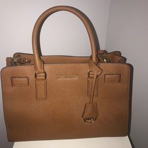 Micheal kors purse