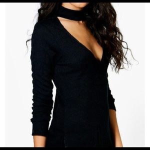 Boohoo v-neck with choker sweater