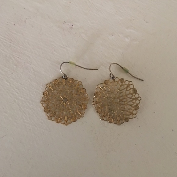 Gold disk earrings