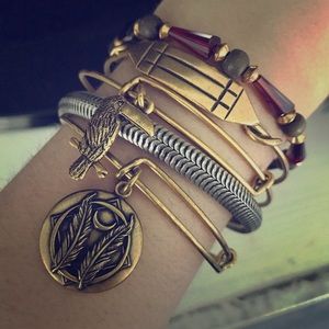 ❌SOLD ON Ⓜ️❌ALEX & ANI BUNDLE