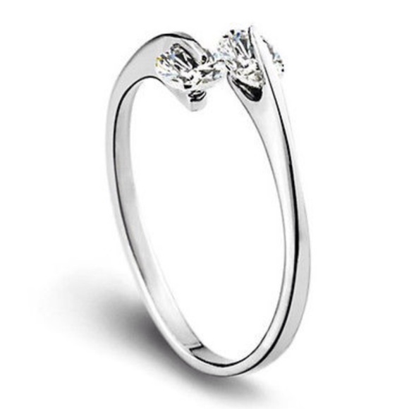 Sterling Silver Double Crystal Ring - Picture 2 of 4