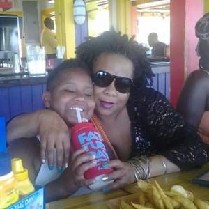 Meet your Posher, Cynthia