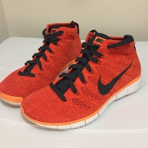 Nike Flyknit Chukka Sneakers