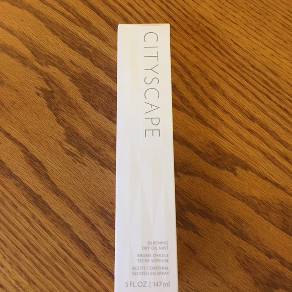 NWT Mary Kay cityscape silkening dry oil mist!