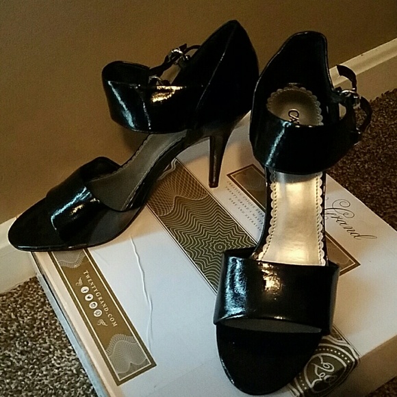 patent leather shoe