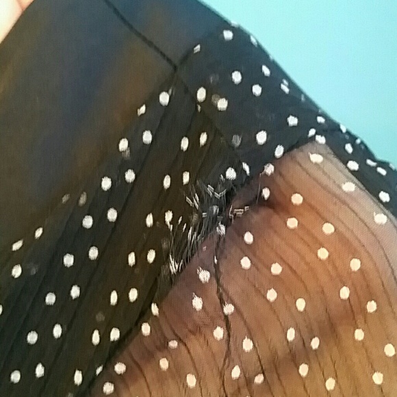 Flutter sleeve polka dot blouse - Picture 4 of 4