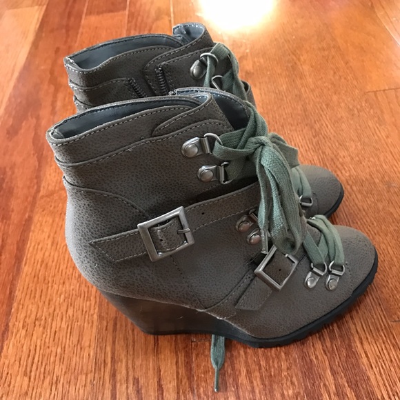 Taupe Green Wedge Booties Ankle Boots - Picture 1 of 4