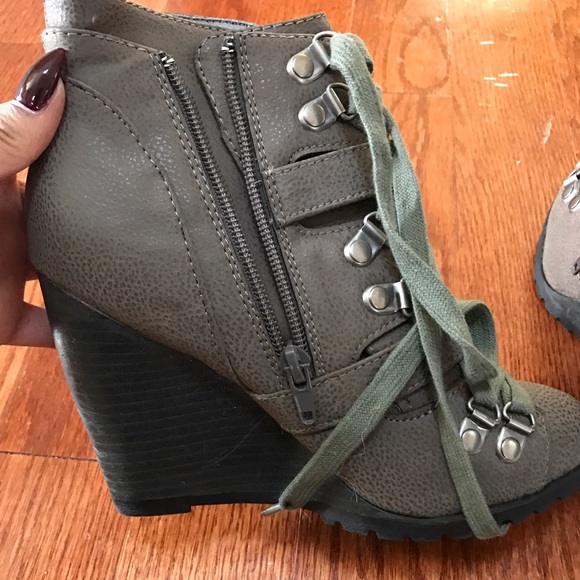 Taupe Green Wedge Booties Ankle Boots - Picture 2 of 4