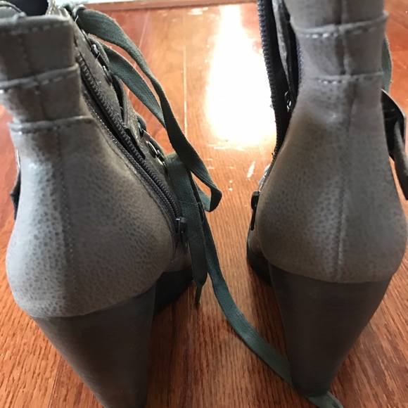 Taupe Green Wedge Booties Ankle Boots - Picture 3 of 4
