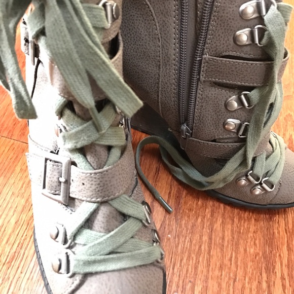 Taupe Green Wedge Booties Ankle Boots - Picture 4 of 4