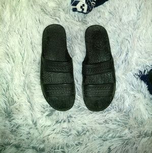 Sandles
