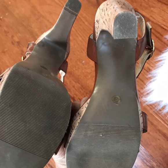 Chunky Heel Sandals ! - Picture 3 of 3