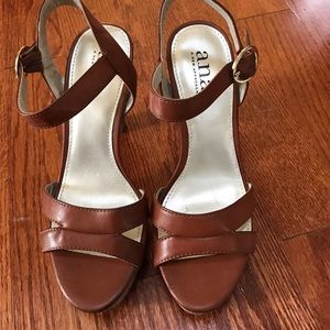 Chunky Heel Sandals !