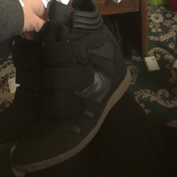 Woman's heeled sneakers