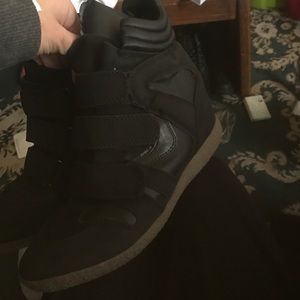 Woman's heeled sneakers