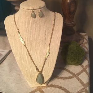 Chloe and Isabel long pendant