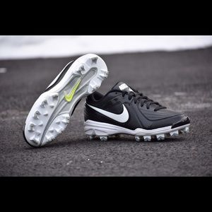 Nike Softball Cleats; Unify Strike
