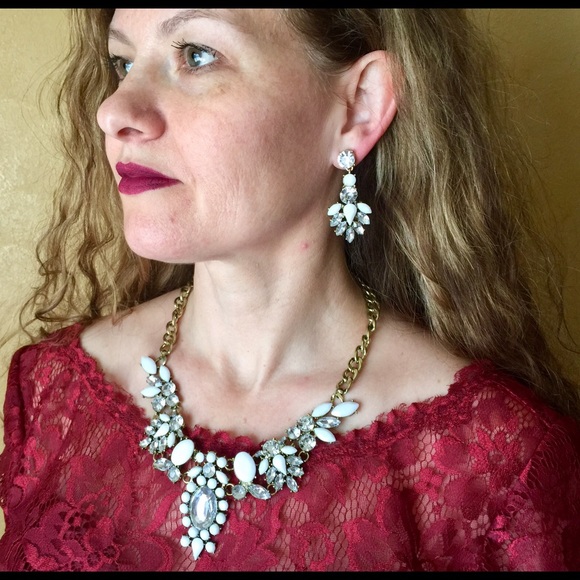 "Victoria" Statement Necklace Set - Picture 2 of 3