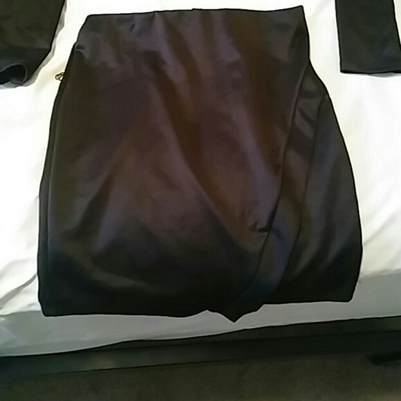 Two piece - Picture 2 of 4