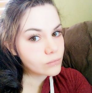 Meet your Posher, Cassandra