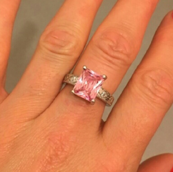 🌾Pink CZ Silver Ring🌾 - Picture 2 of 3