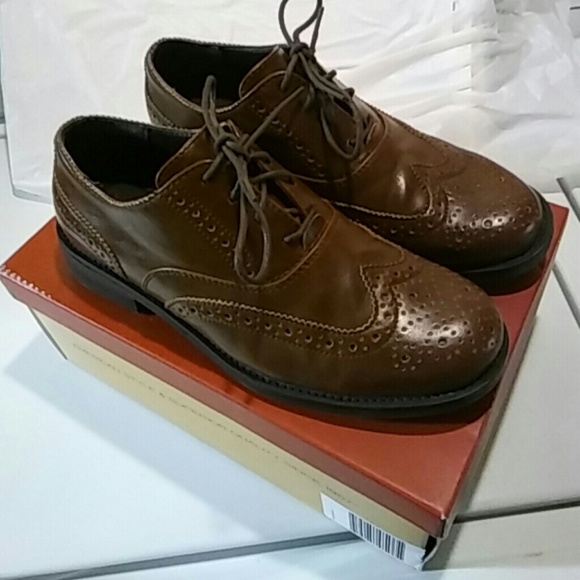 Men's dress shoes