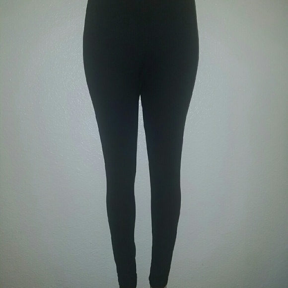 Black leggings