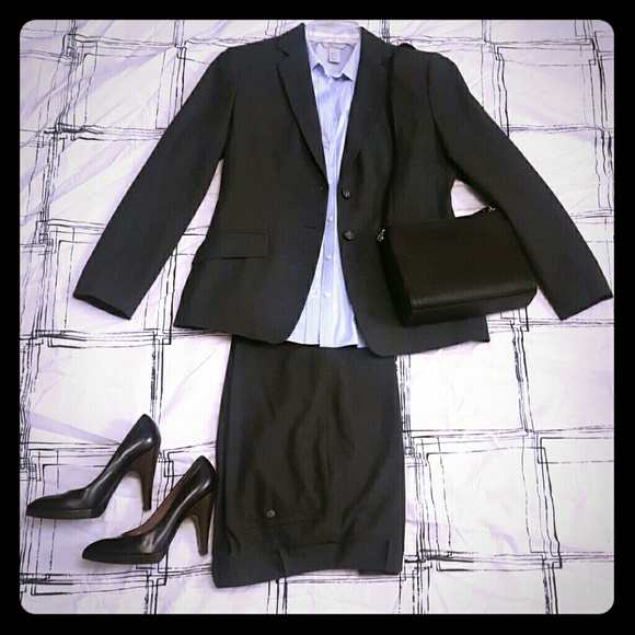 Beautiful Anne Klein Wool Pants Suit