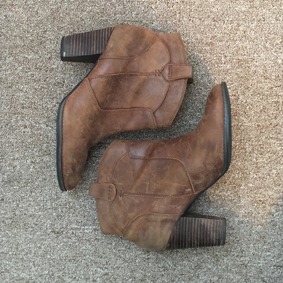 Tan/Brown Clarks Booties