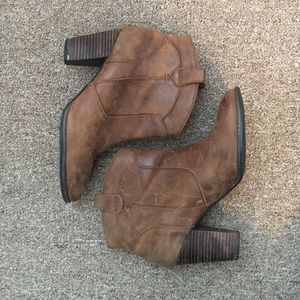 Tan/Brown Clarks Booties
