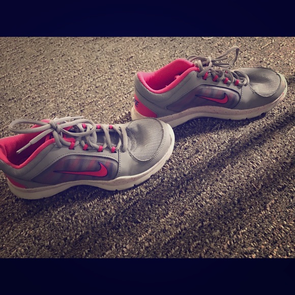 NIKE SHOES