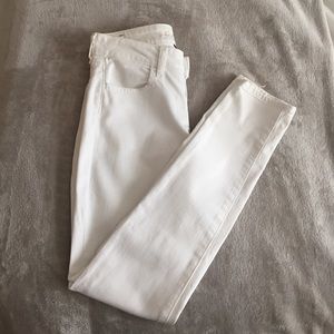 American Eagle white skinnies