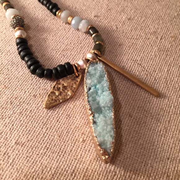 BNWT STELLA & DOT ARTISAN PENDANT NECKLACE