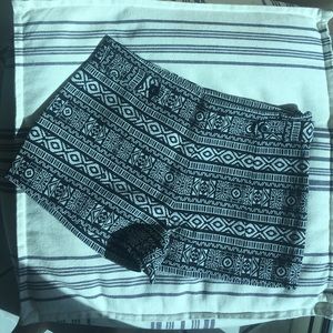 Woven trible print shorts