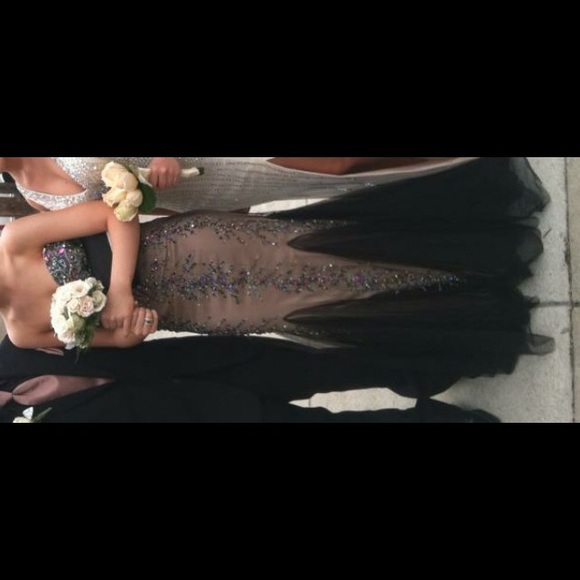 Black and nude Jovani prom dress - Picture 4 of 4