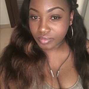 Meet your Posher, Quiona