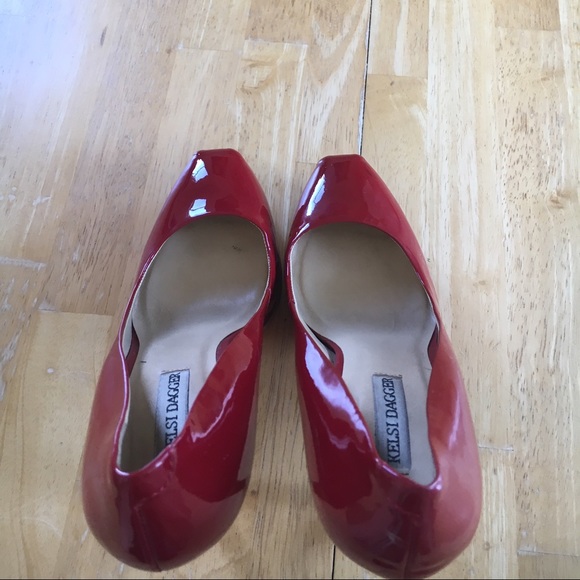 Kelsi Dagger Red Pumps - Picture 3 of 4