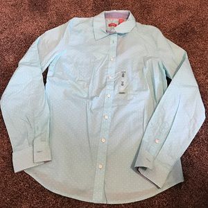 IZOD women's collar fitted button down shirt