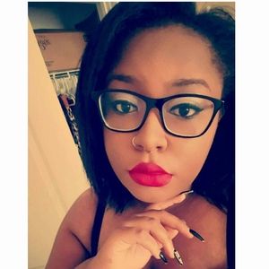 Meet your Posher, Mia