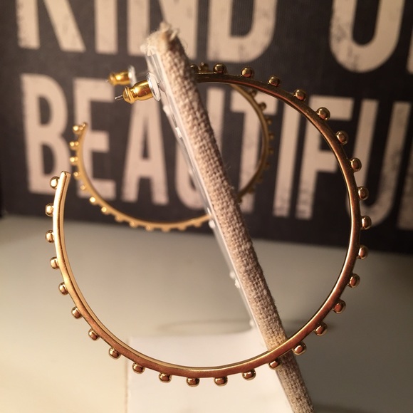 BNWT STELLA & DOT ISADORA GOLD HOOPS