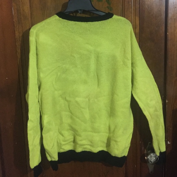 Fresh Sweater - Picture 2 of 3
