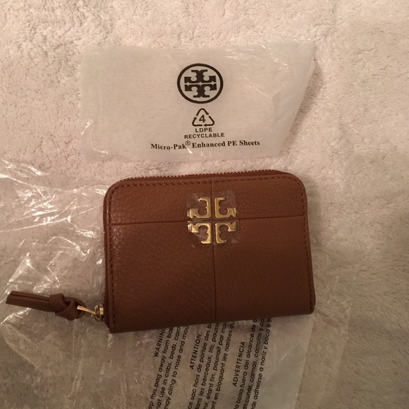 Tory Burch Handbags - NWOT TORY BURCH WALLET KEYCHAIN, NEW IN PKG!!