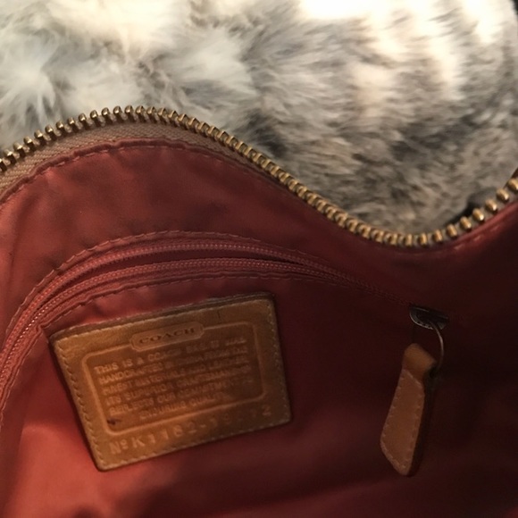 COACH..Special Edition shldr bag✨❣️100% Authentic - Picture 4 of 4