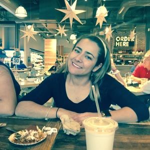 Meet your Posher, Ana