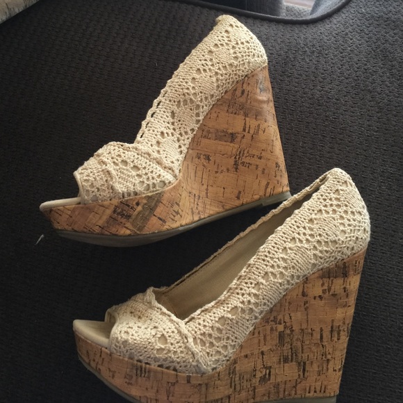 White/ivory wedges - Picture 4 of 4