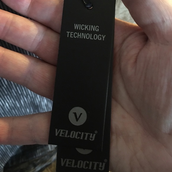 🍏Velocity workout shirt.🍏 - Picture 2 of 5