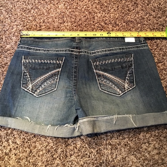 Maurice's shorts size 9/10.