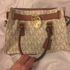 Michael Kors Hamilton Logo vanilla Satchel -Medium