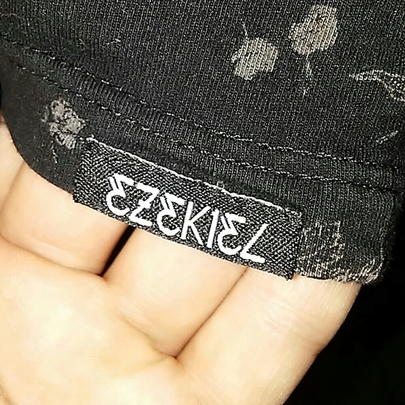 Tank top - Picture 3 of 4