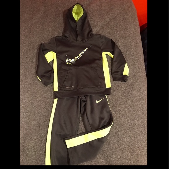 🤑LOW PRICE🤑🏂Boys Nike set🚴🏼